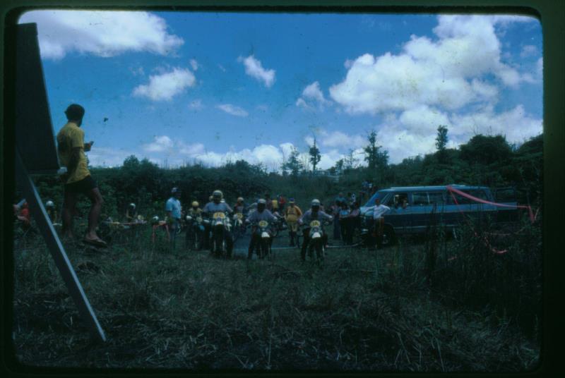mk2001981043.jpg