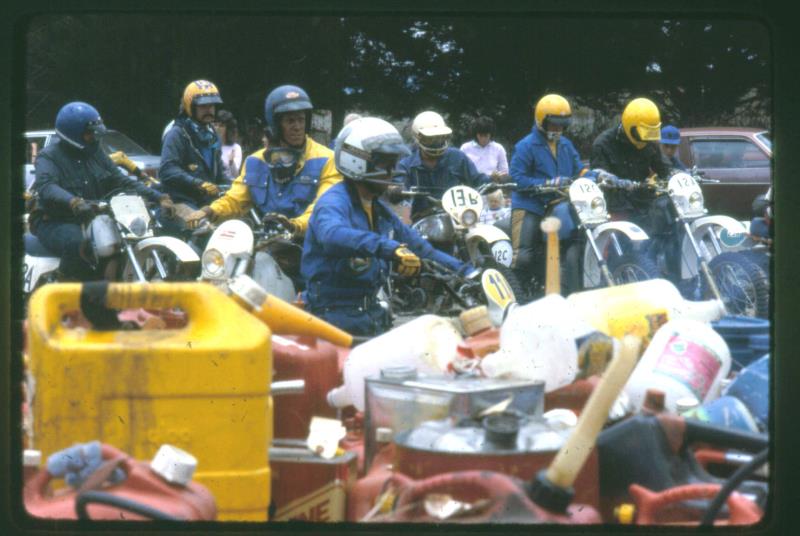 mk2001983017.jpg