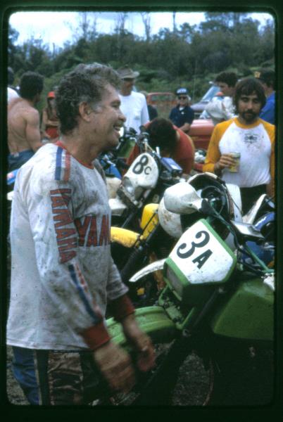 mk2001983050.jpg